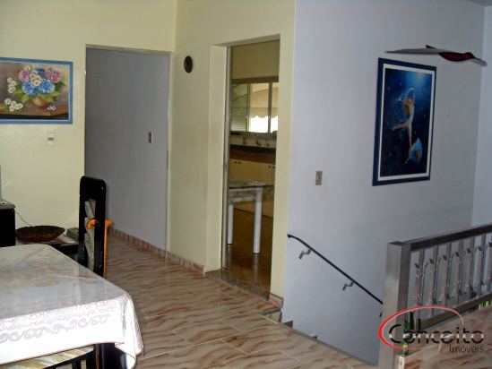 Casa com ponto comercial na área central de Ubatuba!