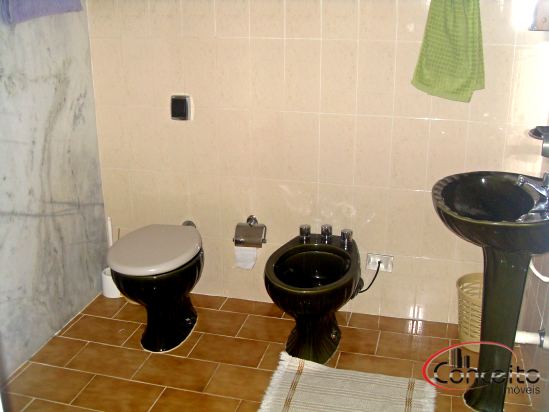 Casa com ponto comercial na área central de Ubatuba!